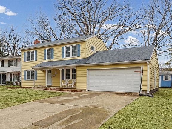 3rd image of 62 Woodhill Ct