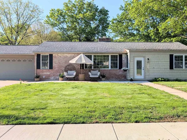 804 Hilldale Ave, Washington, IL 61571
