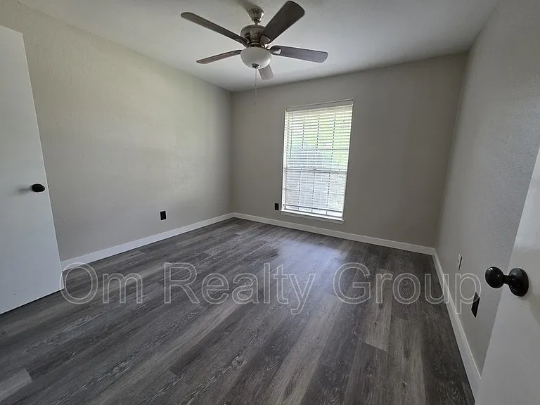 12740 Shannon Hills Dr — Photo 5