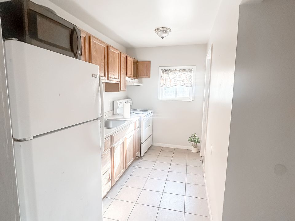 1st image of 109 South Ave APT 2