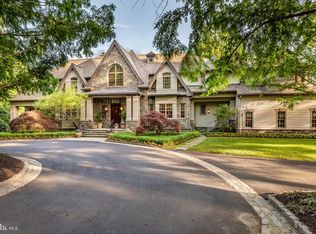 893 Parkes Run Ln, Villanova, PA 19085