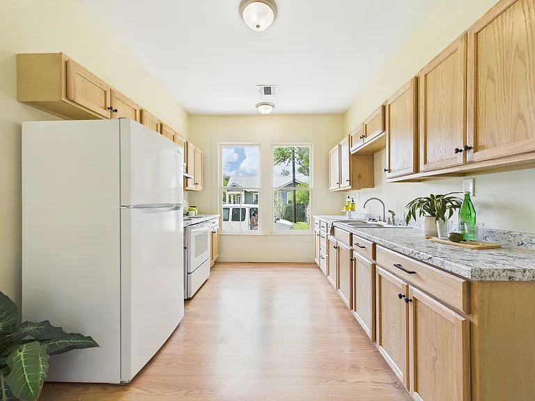617 E Vermilion St #C — Photo 10