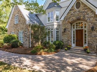 8 Hillwind Ct, Greensboro, NC 27408