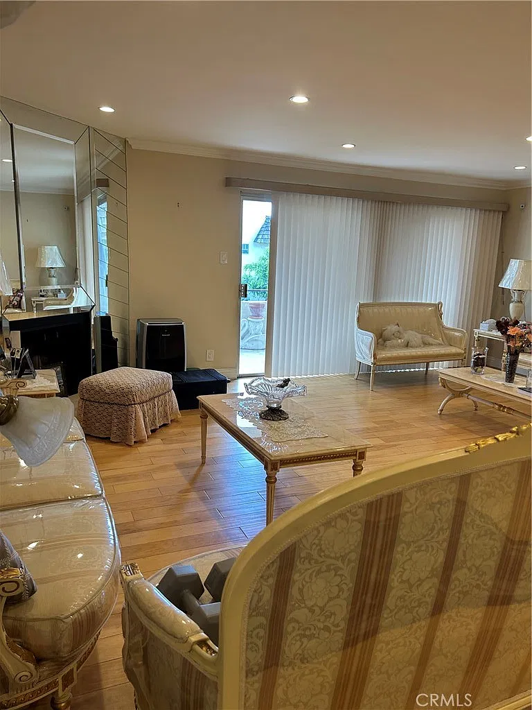 2 bed, 1753 sqft, $4,000 — Photo 4