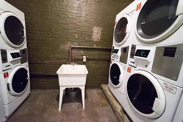 Rented by Manhattan Management LLC | media 17