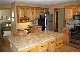 4th image of 637 N Glendevon Ct