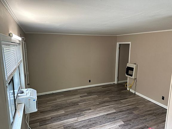 2nd image of 828 W Caraway St #828