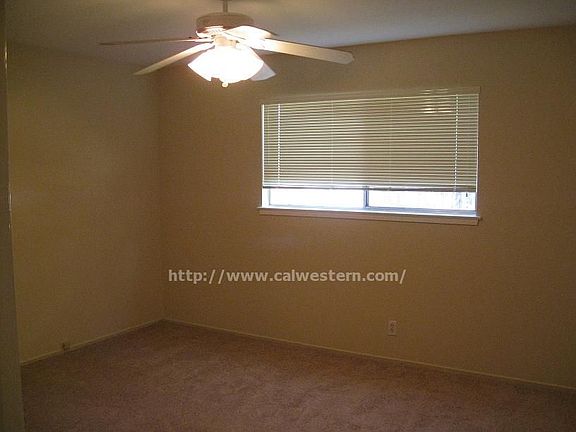 3rd image of 202 Kittoe Dr Unit B