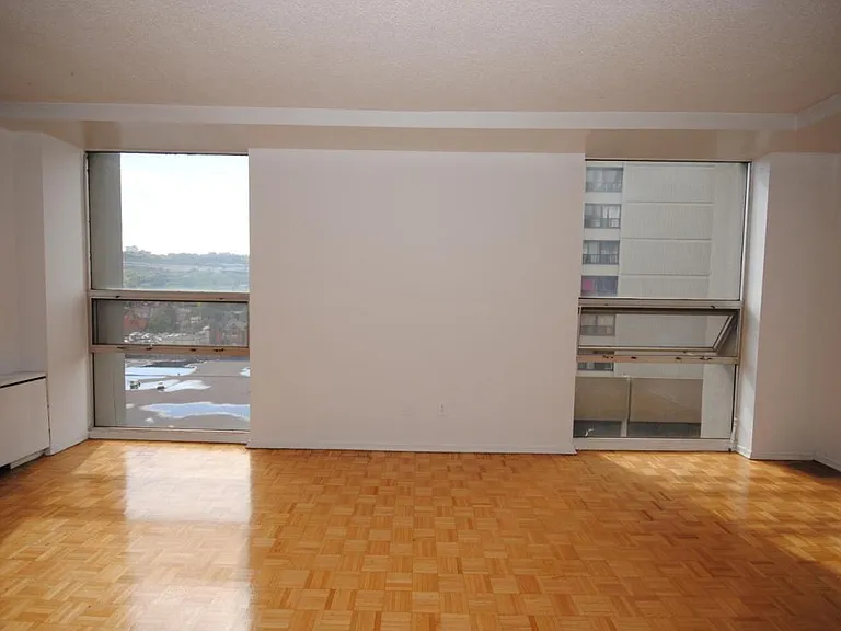 115 Main St E — Photo 5