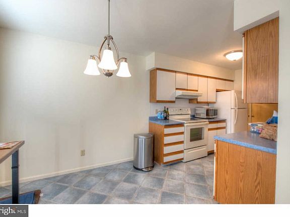 3rd image of 3001 E Chestnut Ave APT D35
