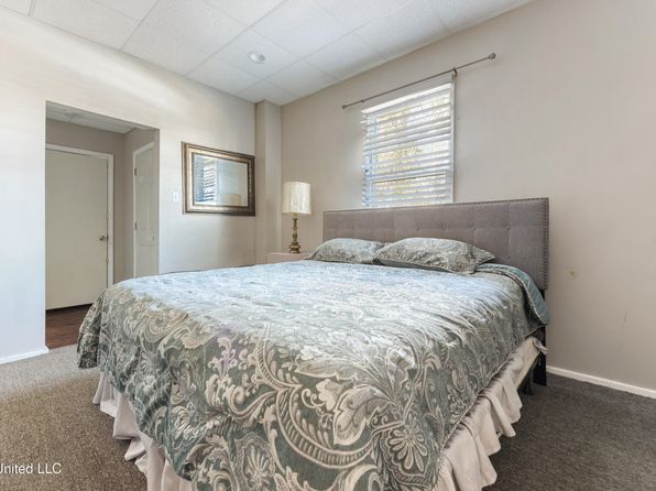 gulfport-mississippi-246859807 picture