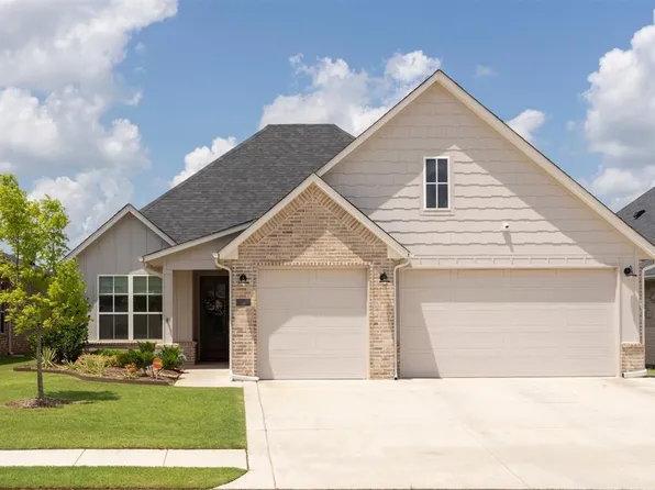 209 Pont Neuf Ct, Edmond, OK 73034