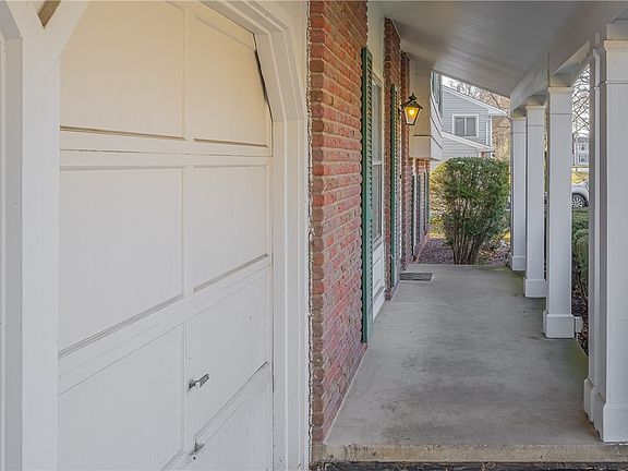 3rd image of 566 Black Walnut Dr