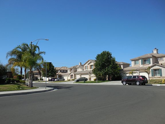 4th image of 1187 Arrowhead Ave