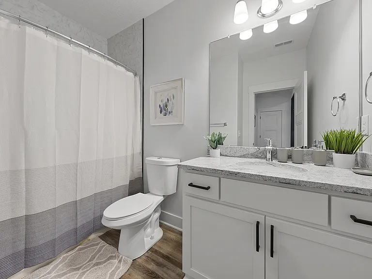 127 E 8th Ave — Photo 13
