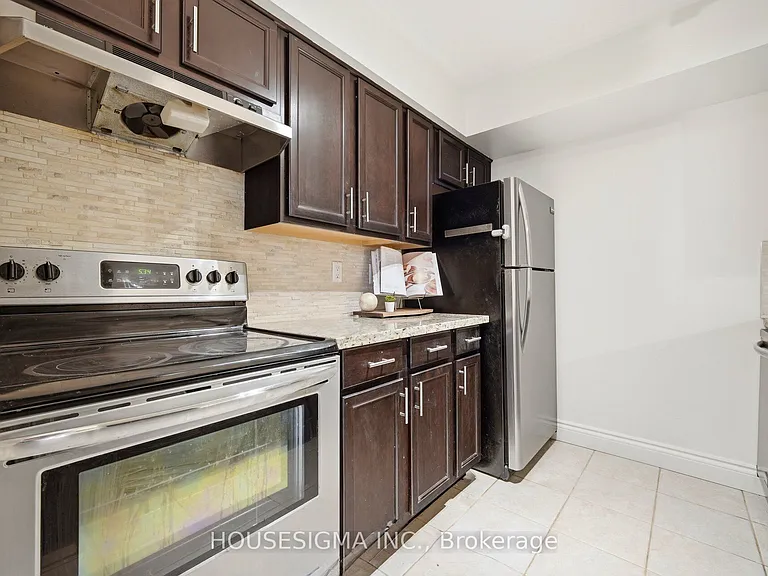 83 Lillian St #25 — Photo 11