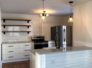 1103 Chicago Ave, Dixon, IL 61021