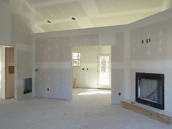 Vaulted Family Room
