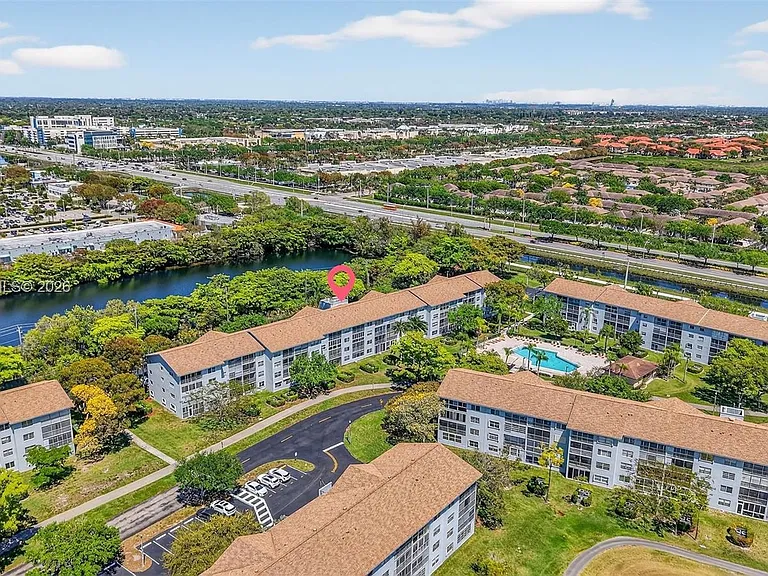 12500 SW 5th Ct #109M — Photo 35