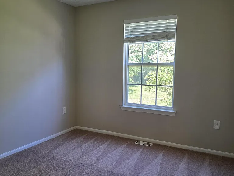 58 Madison Ct — Photo 12