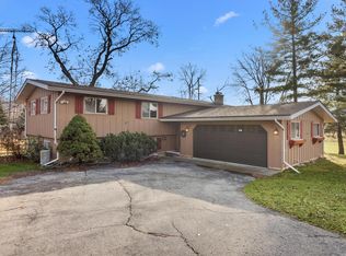 N3488 Olive Rd, Lake Geneva, WI 53147