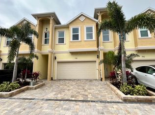 738 Grand Cypress Ln, Tarpon Springs, FL 34689