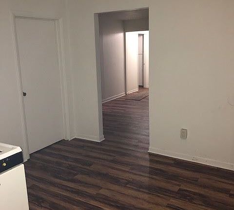 Kitchen-Eat-in Area