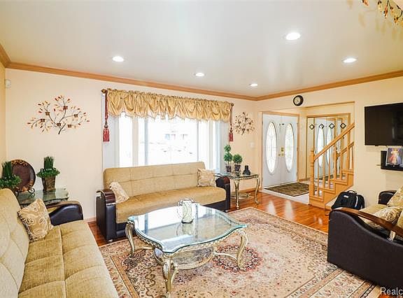 5th image of 38645 Woodmont Dr