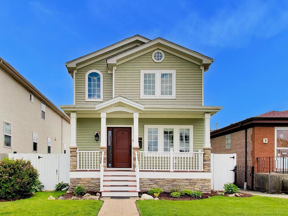 1st image of 4831 W Winnemac Ave