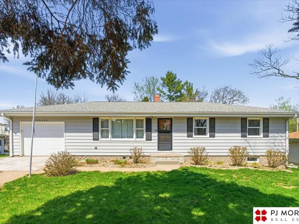 20236 Pinkney St, Elkhorn, NE 68022