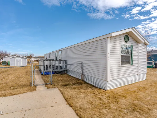 4755 British Dr, Bismarck, ND 58503