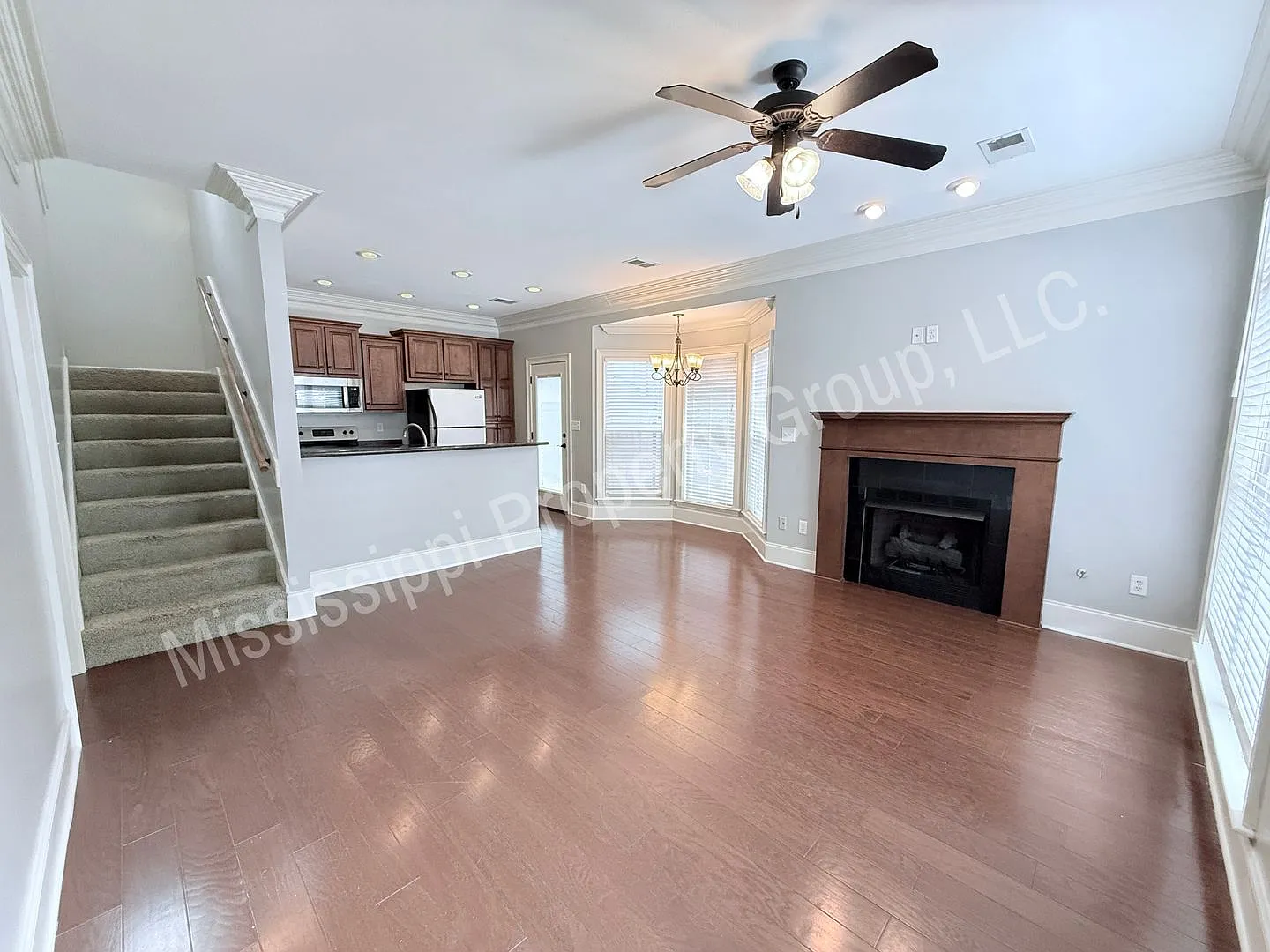 3BR/3BA For Rent — Photo 2