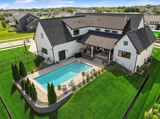 17448 Aurora Dr, Clive, IA 50325
