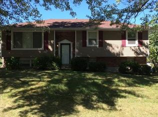 201 SW Rockwood St, Blue Springs, MO 64014