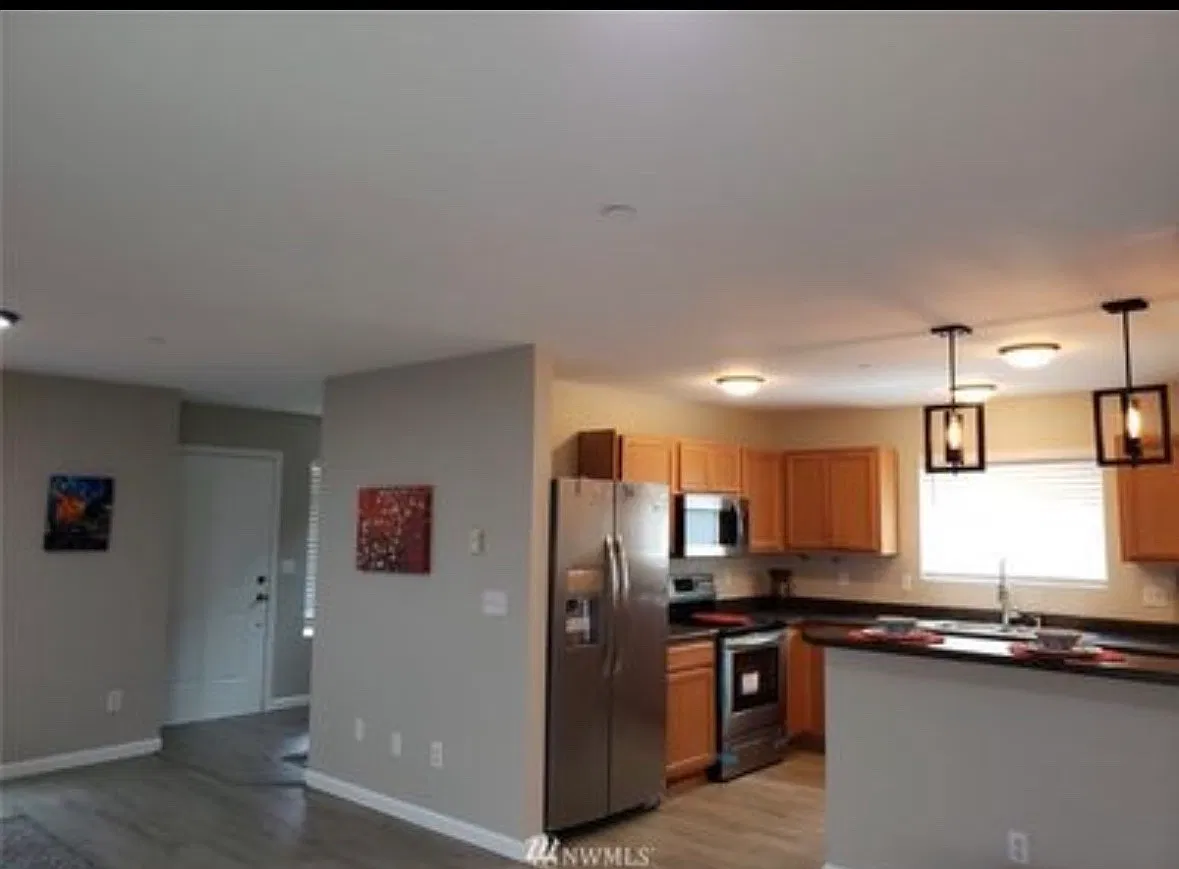 3 bed, 1348 sqft, $2,600 — Photo 4
