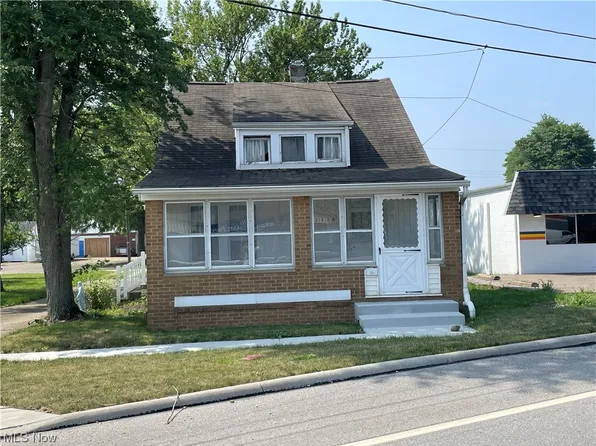 2300 Columbus Rd NE, Canton, OH 44705