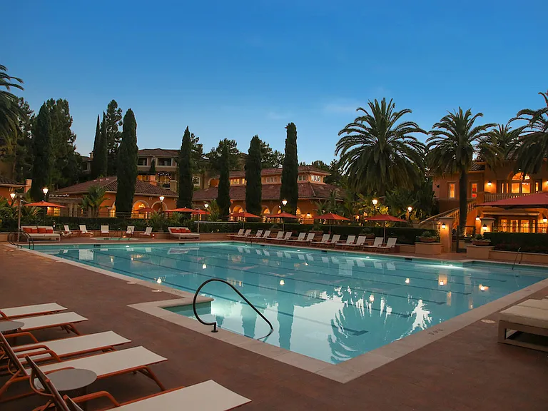 Newport Bluffs Apartment Village — Photo 13