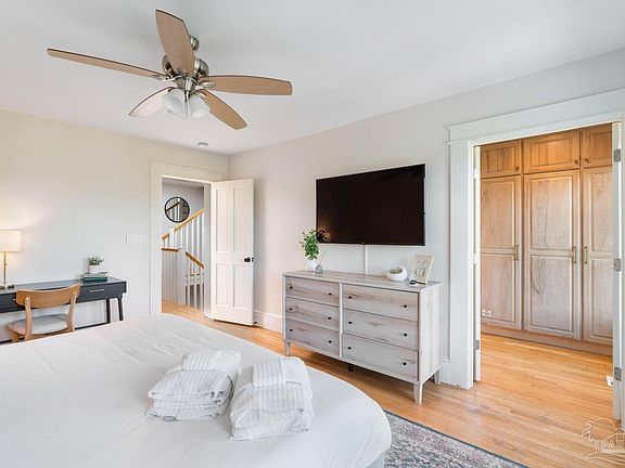 4th image of 307 E Ruskin Pl