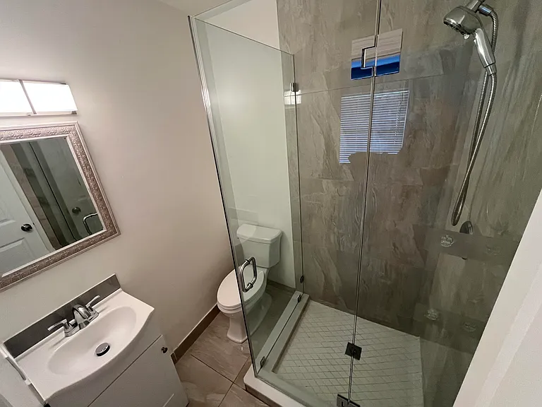 1019 SE 3rd St #3 — Photo 8