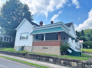 302 Adams St, Mannington, WV 26582
