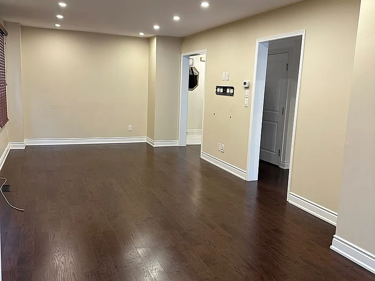 210 Ecclestone Dr #MAIN — Photo 15