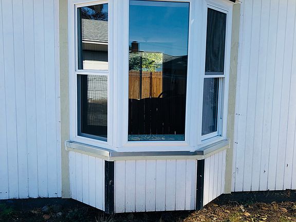 Bay windows 