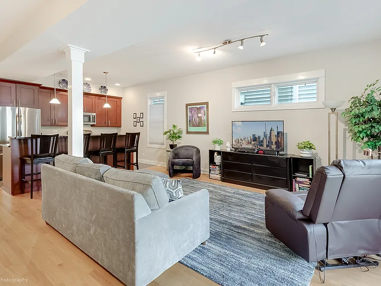 3702 N Hermitage Ave #1 — Photo 1