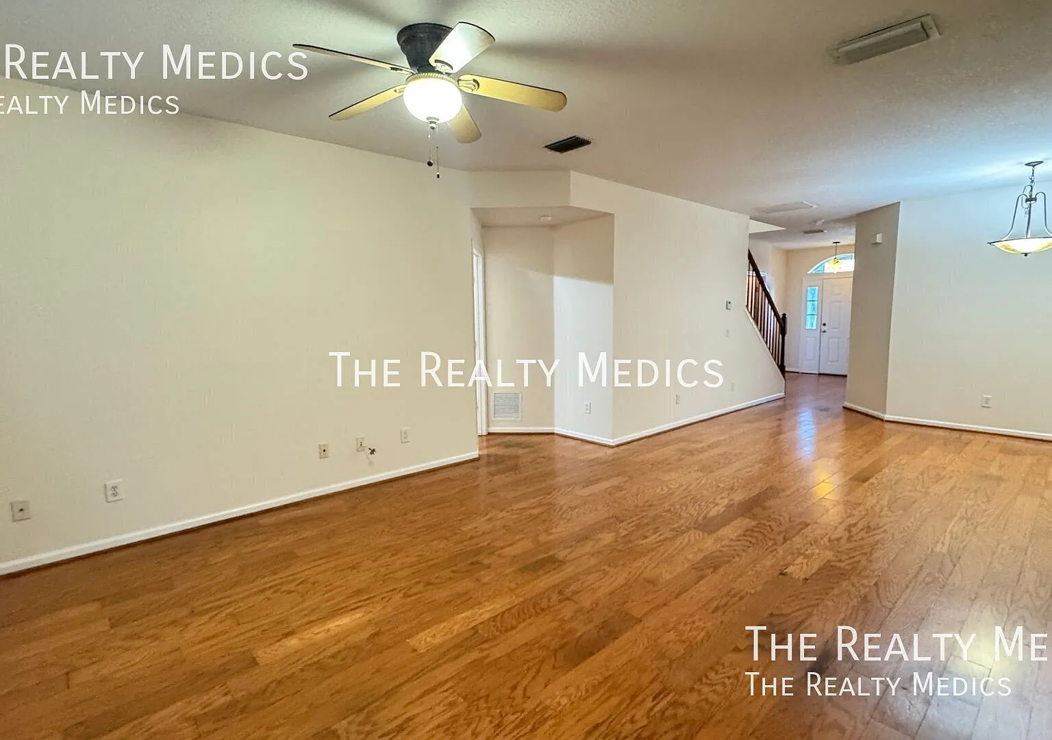 Beautiful 4 bedroom, 3 bath home in East Orlando — Photo 3