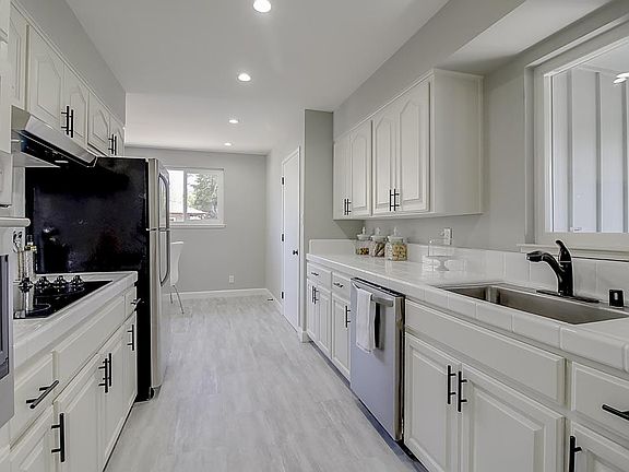 4th image of 159 Piedra Dr