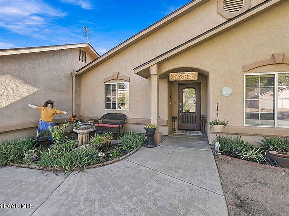 3rd image of 4261 N Papago Ln