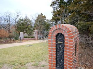 1724 Hill Haven Rd, Hollister, MO 65672