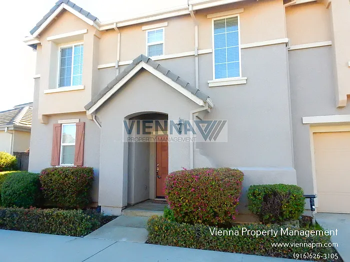 9124 Cortina Cir photo 1
