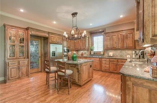 3rd image of 14570 Granada Cir