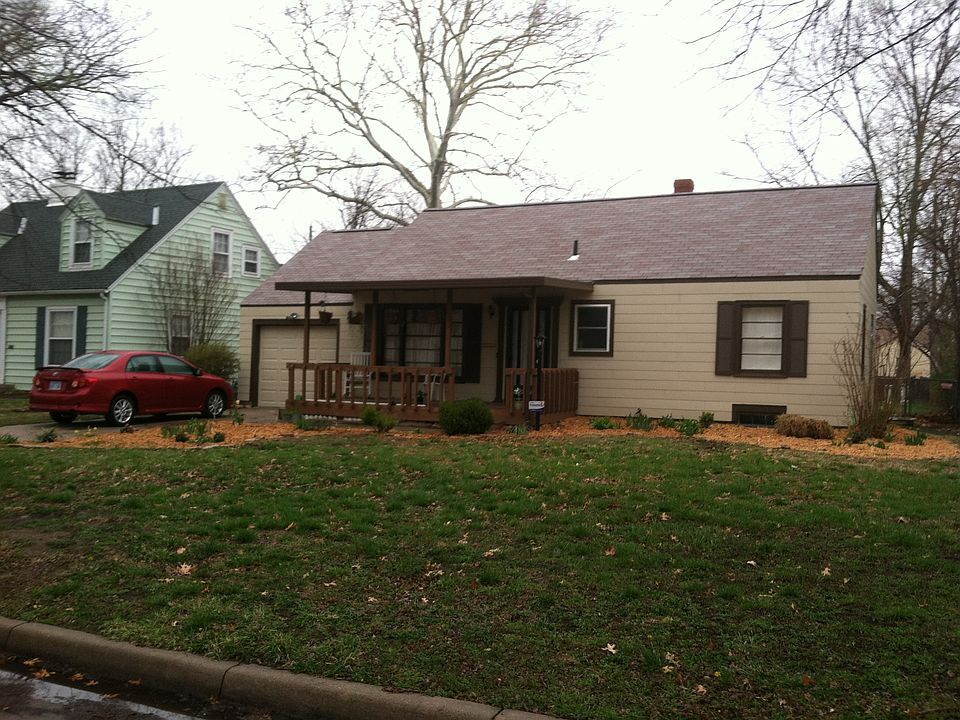 2nd image of 2202 E Mesita Dr